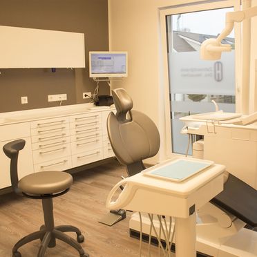 Behandlungsraum |Zahnarztpraxis Drs. Heuschen in Spelle